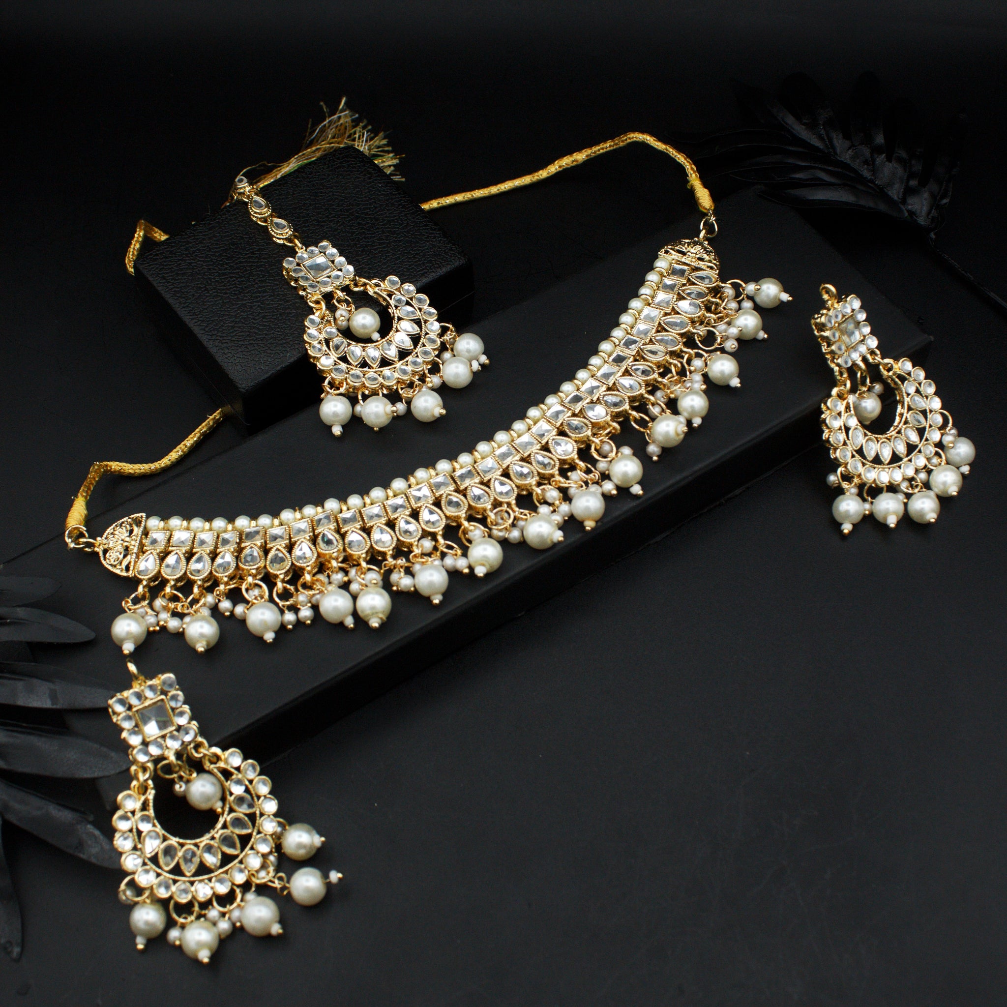 Elegant Kundan Chokar Set (4986)