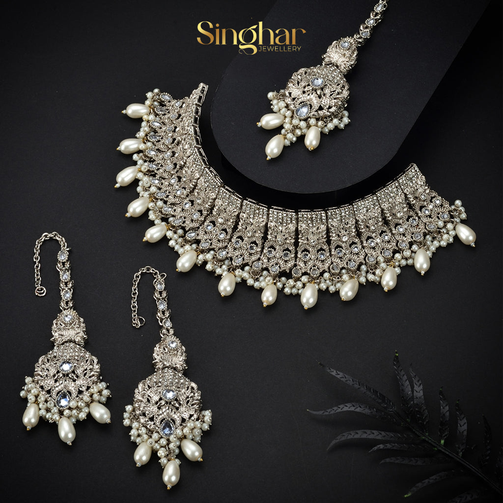 Elegant Bridal Collar Set