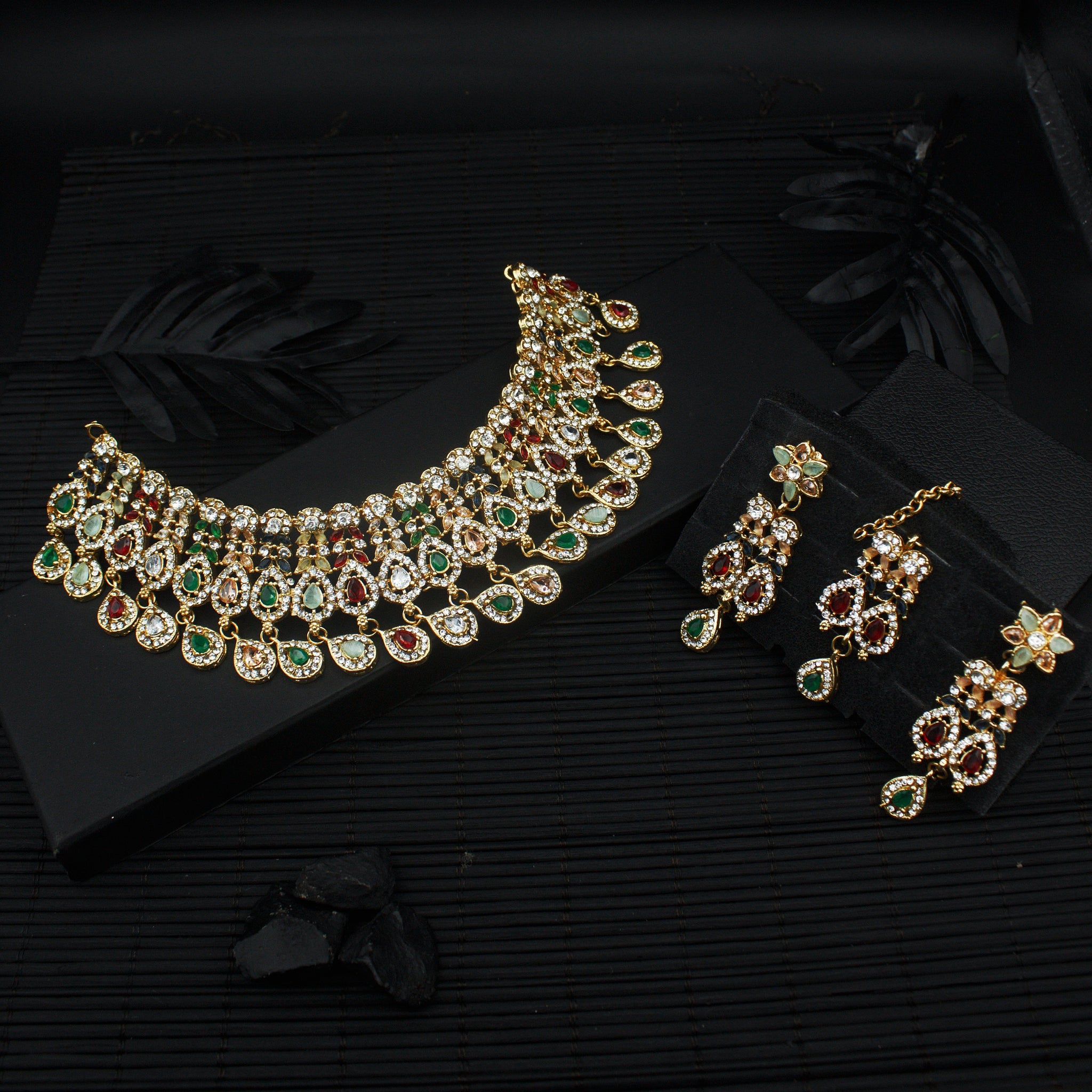 Teardrop Elegance Collar Set (4926)